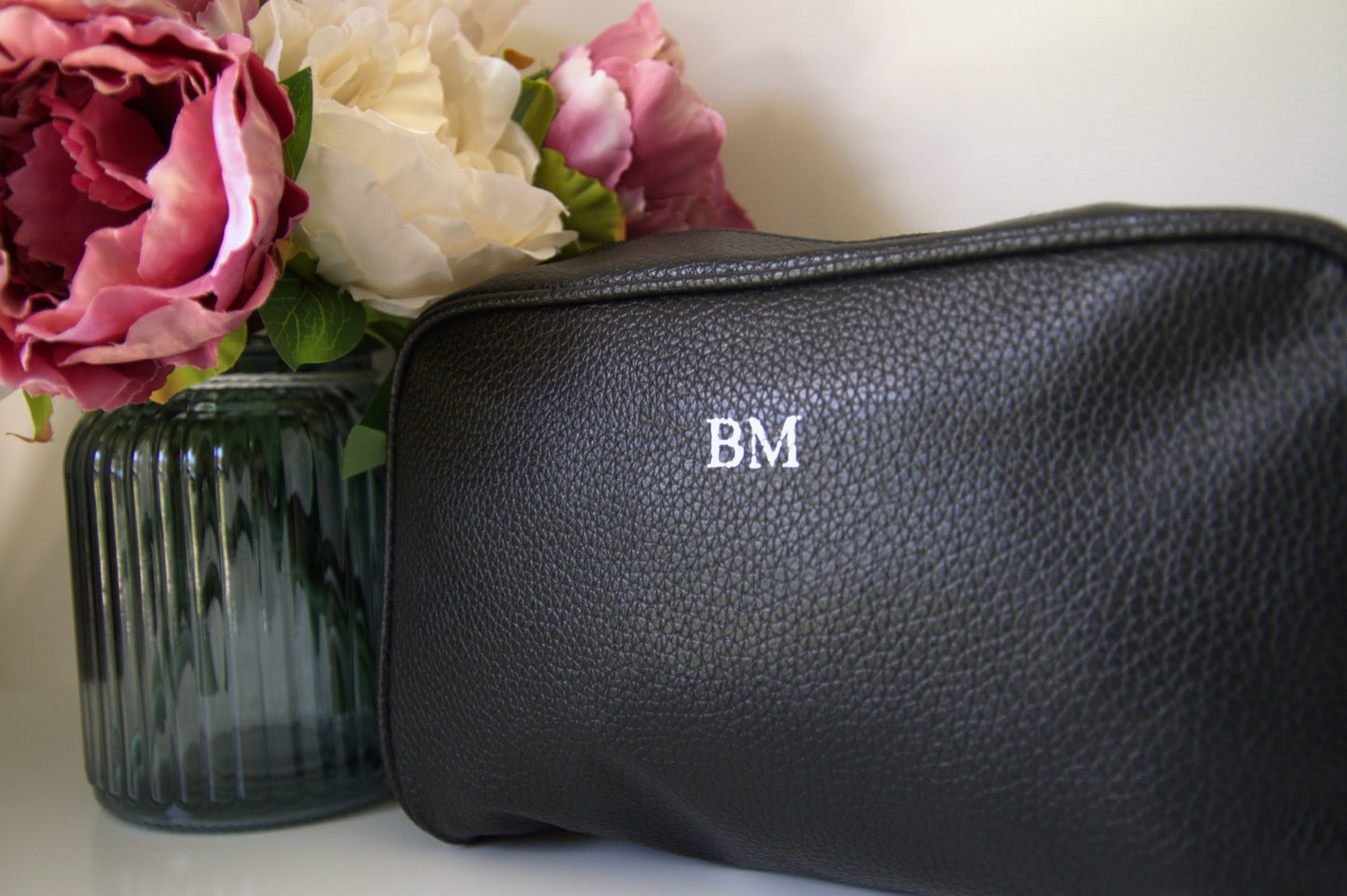 MENS BLACK PERSONAILISED TOILETRY TRAVEL BAG