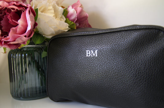 MENS BLACK PERSONAILISED TOILETRY TRAVEL BAG
